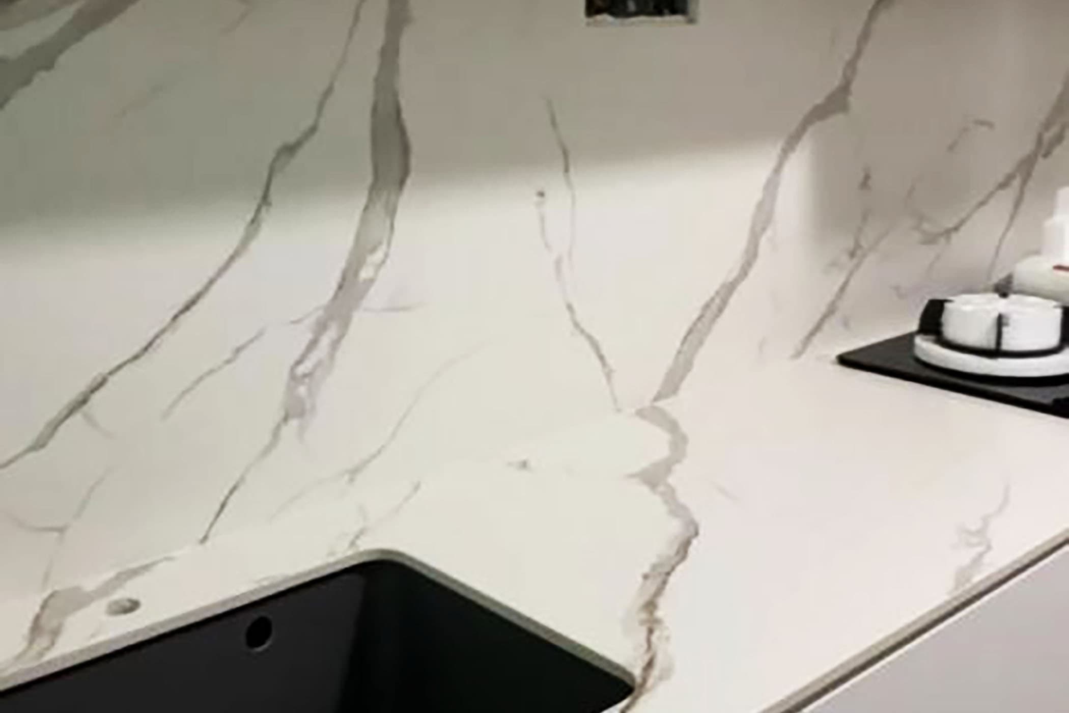 SharpAURORA sintered stone